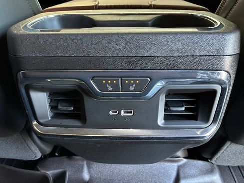 Used 2024 GMC Sierra 2500 Denali Ultimate AWD/4WD image 38