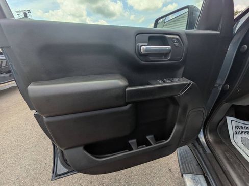 Used 2020 Chevrolet Silverado 1500 Custom w/ Custom Value Package AWD/4WD image 16