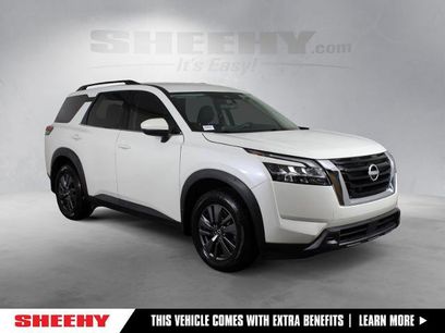 Certified 2022 Nissan Pathfinder SV