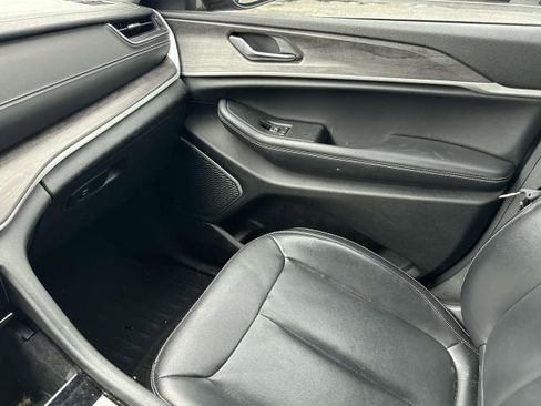 Certified 2021 Jeep Grand Cherokee L Limited image 30