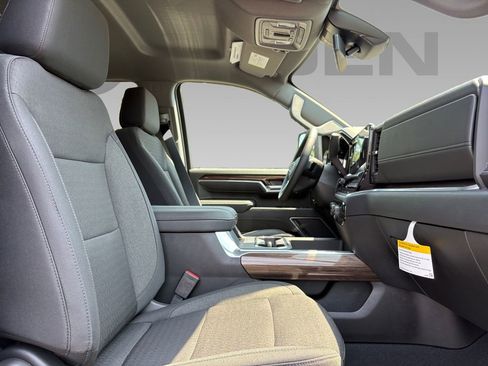 New 2026 Chevrolet Silverado 2500 LT w/ Trail Boss Package AWD/4WD image 9