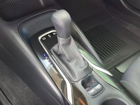 Used 2022 Toyota Corolla LE image 11