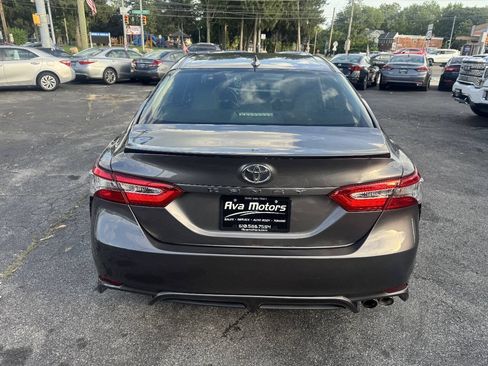 Used 2019 Toyota Camry SE FWD image 4