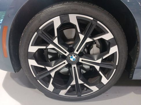 Certified 2025 BMW 330i xDrive Sedan AWD/4WD image 18