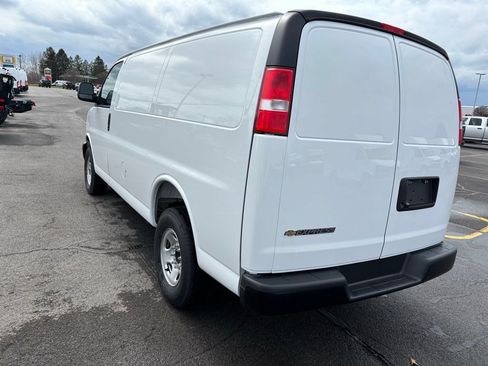 New 2026 Chevrolet Express 2500 RWD image 10