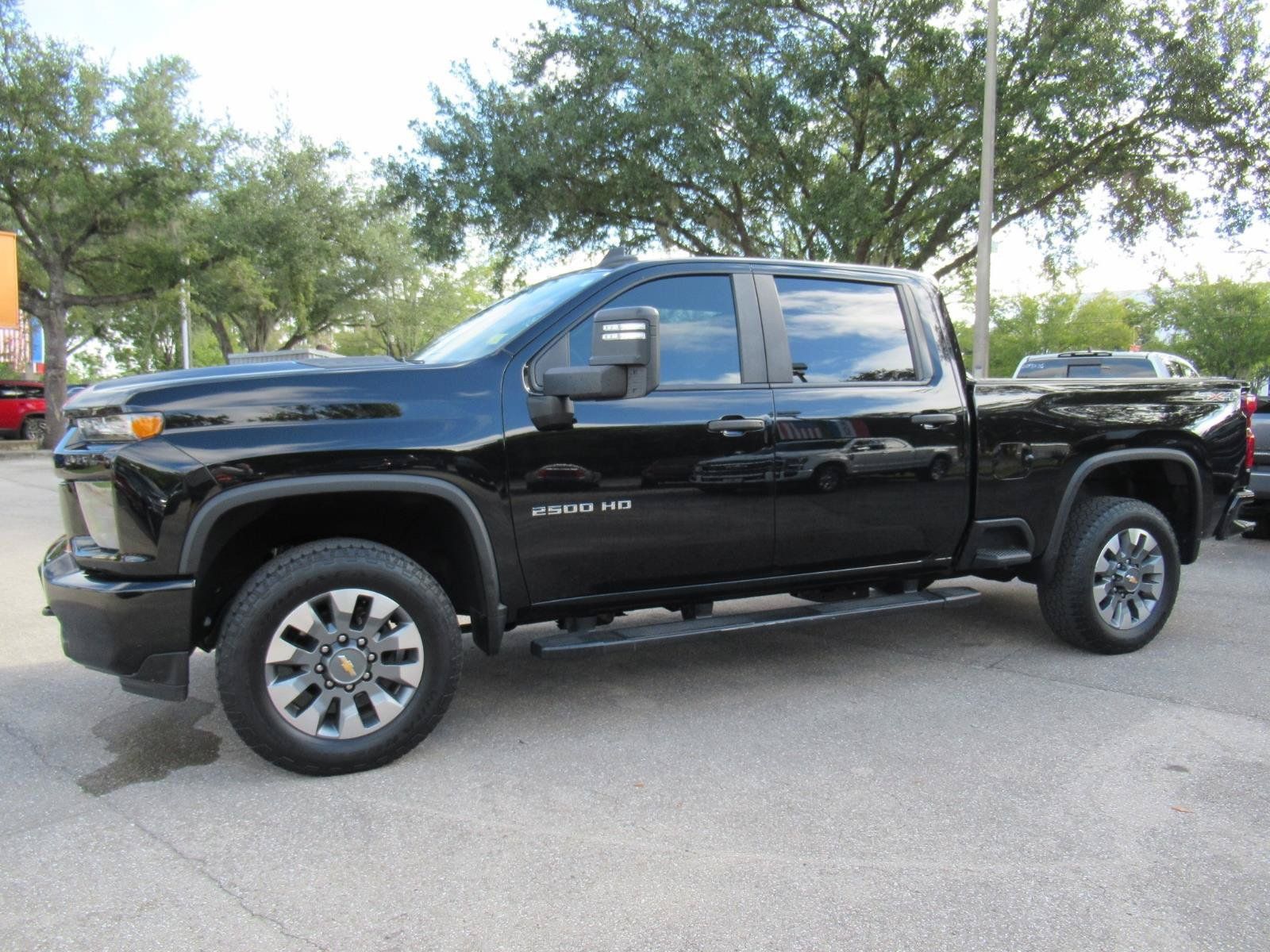 Used 2023 Chevrolet Silverado 2500 Custom w/ Custom Value Package AWD/4WD image 4