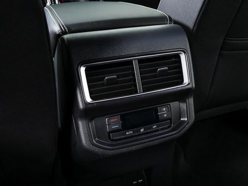 Certified 2025 Volkswagen Atlas SE w/ Panoramic Sunroof Package image 16