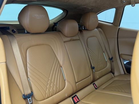 Used 2021 Aston Martin DBX image 30