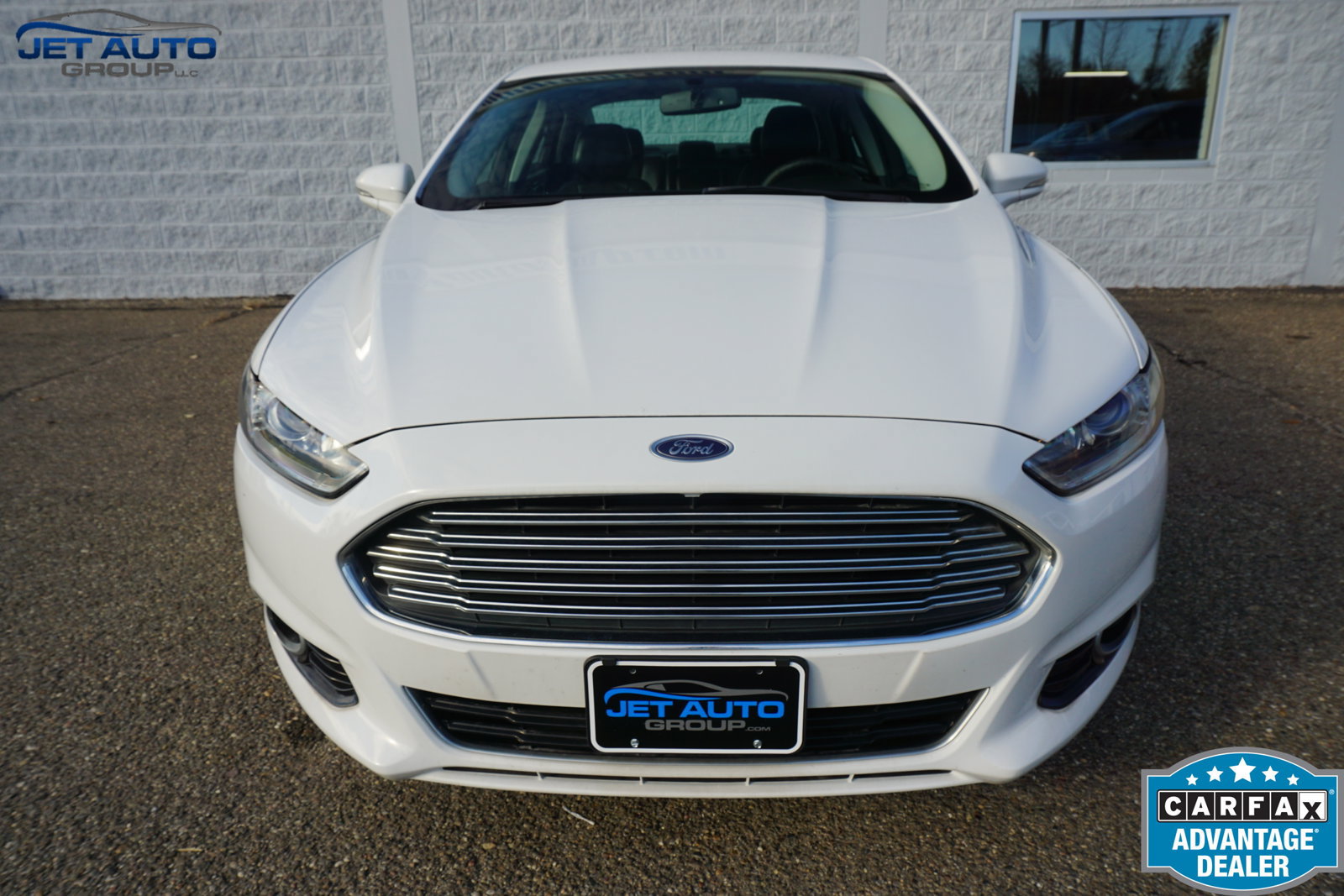 Used 2014 Ford Fusion Titanium FWD image 2