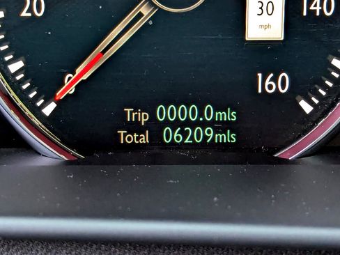 Used 2022 Rolls-Royce Cullinan Black Badge image 12