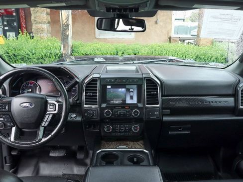 Used 2018 Ford F250 Lariat w/ Lariat Ultimate Package AWD/4WD image 27