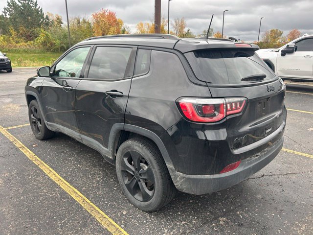 Used 2018 Jeep Compass Latitude AWD/4WD image 2