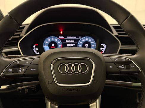Used 2024 Audi Q3 2.0T Premium w/ Convenience Package AWD/4WD image 11
