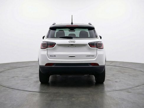 Used 2025 Jeep Compass Limited image 7