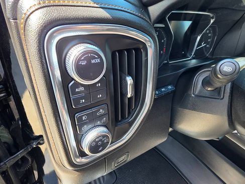 Used 2021 GMC Sierra 2500 AT4 w/ AT4 Premium Plus Package AWD/4WD image 20