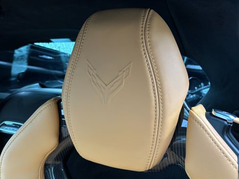 Used 2025 Chevrolet Corvette Z06 RWD image 13