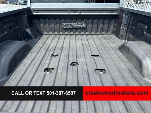 Used 2024 Chevrolet Silverado 2500 High Country w/ High Country Premium Package AWD/4WD image 18