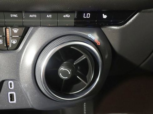 Used 2025 Chevrolet Blazer LT FWD image 40