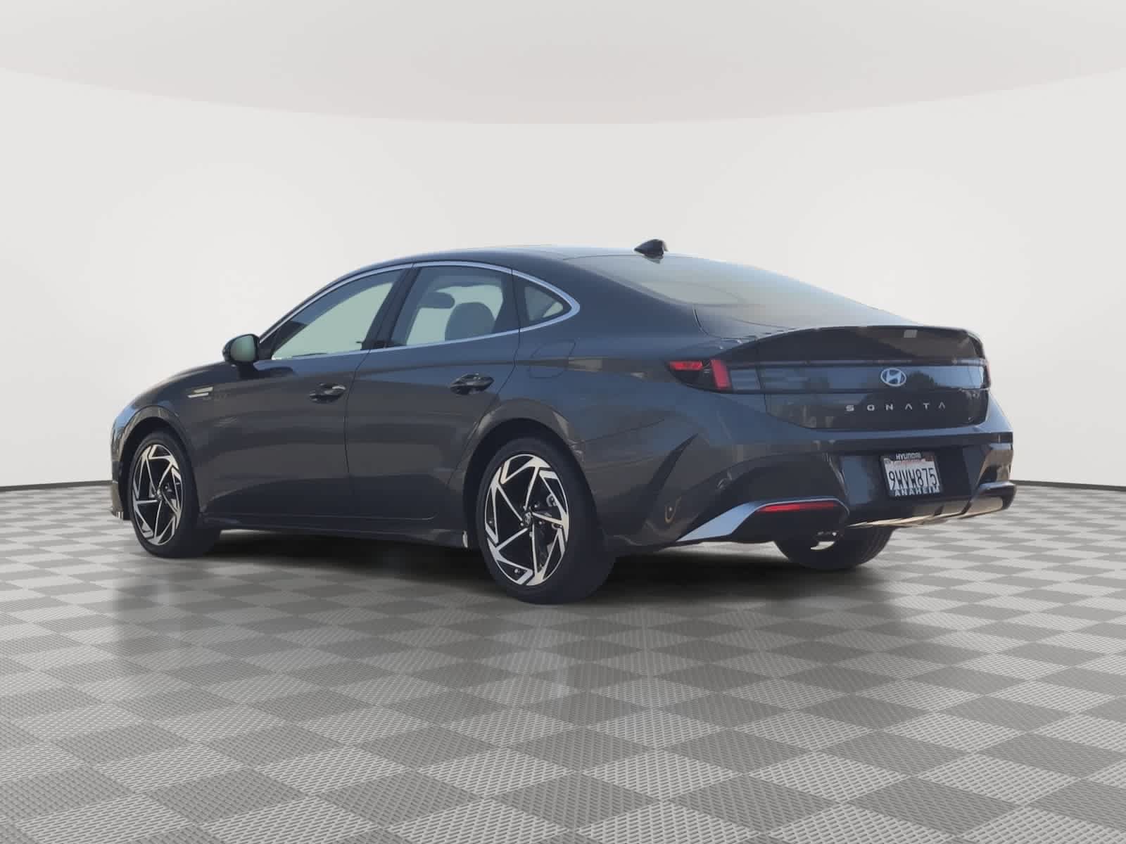 Used 2025 Hyundai Sonata SEL FWD image 9