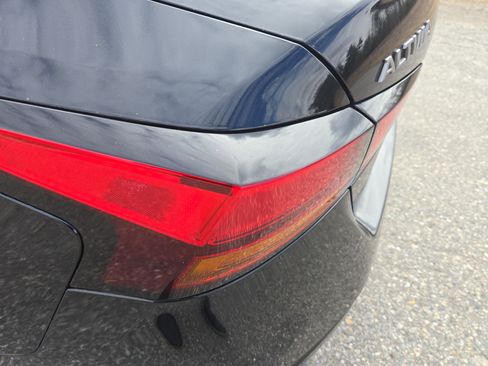 Used 2024 Nissan Altima 2.5 SV image 11