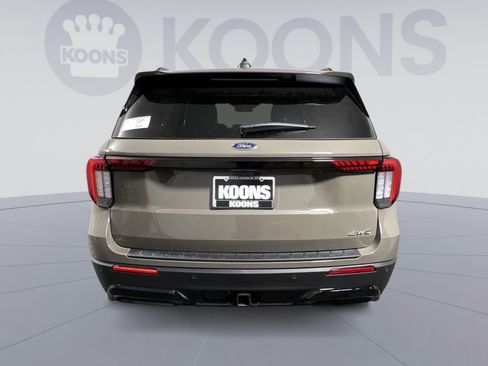New 2026 Ford Explorer ST-Line w/ ST-Line Street Pack AWD/4WD image 5