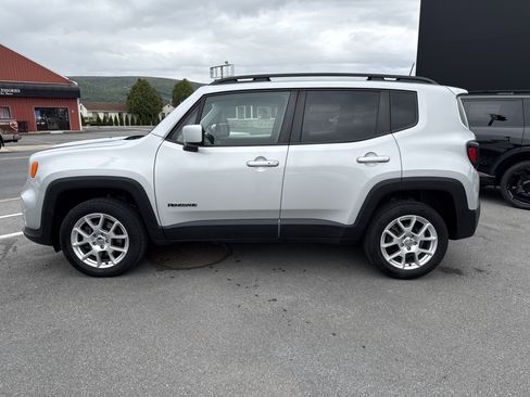 Used 2020 Jeep Renegade Latitude w/ Cold Weather Group AWD/4WD image 7