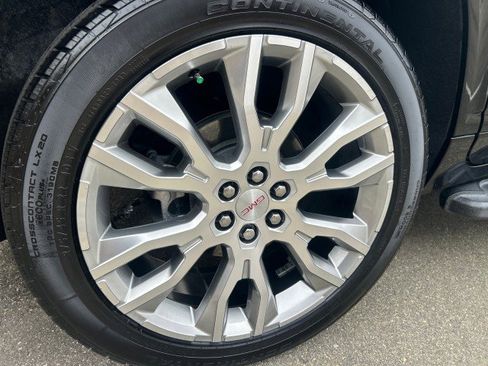 Used 2024 GMC Acadia Denali w/ Super Cruise Package image 9