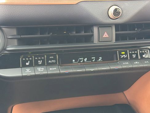 Certified 2025 Toyota Crown Signia AWD/4WD image 14