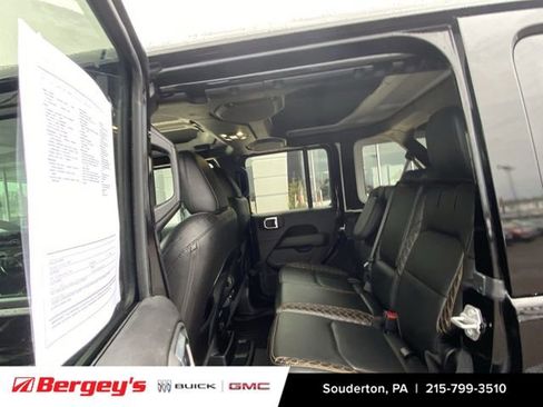 Used 2021 Jeep Wrangler Unlimited Sahara image 28