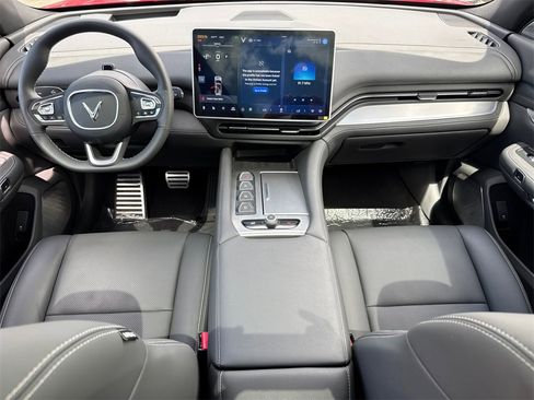 New 2024 VinFast VF 9 Plus image 19