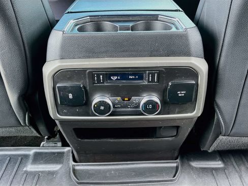 Used 2019 Ford Expedition XLT w/ Equipment Group 202A RWD image 24