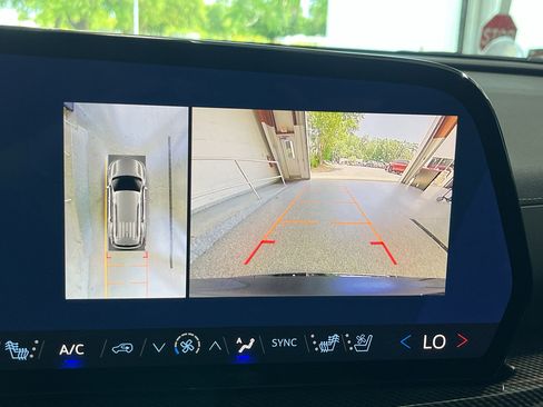 New 2026 Chevrolet Traverse High Country w/ LPO, Floor Liner Package FWD image 25