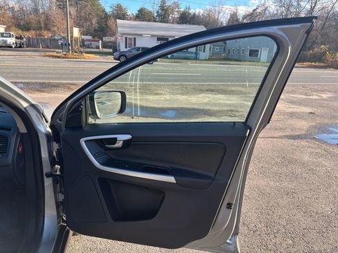 Used 2012 Volvo XC60 3.2 image 16