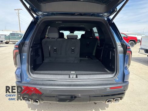 New 2026 Chevrolet Traverse LT w/ Midnight/Sport Edition image 9