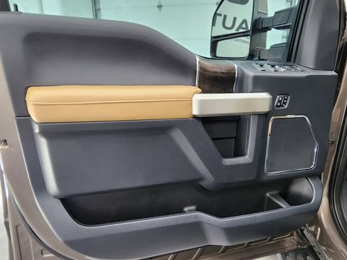 Used 2022 Ford F250 Lariat w/ Tremor Off-Road Package image 39