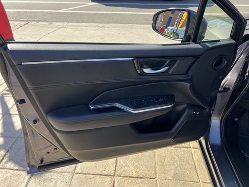 Used 2018 Honda Clarity Plug-In Hybrid image 12