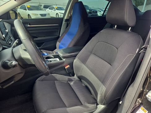 Used 2022 Nissan Altima 2.5 SV w/ SV Premium Package image 14