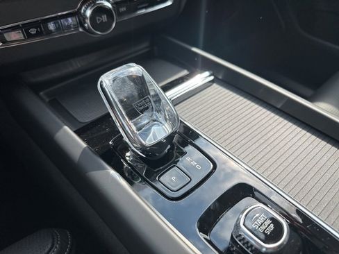 New 2026 Volvo XC60 B5 Ultra w/ Climate Package image 14