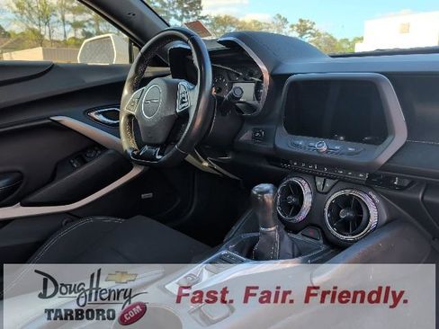 Used 2016 Chevrolet Camaro LT w/ Technology Package image 5