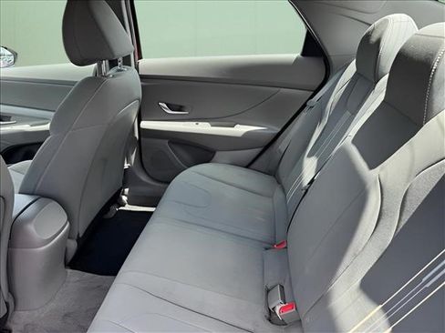 Used 2022 Hyundai Elantra Blue FWD image 8
