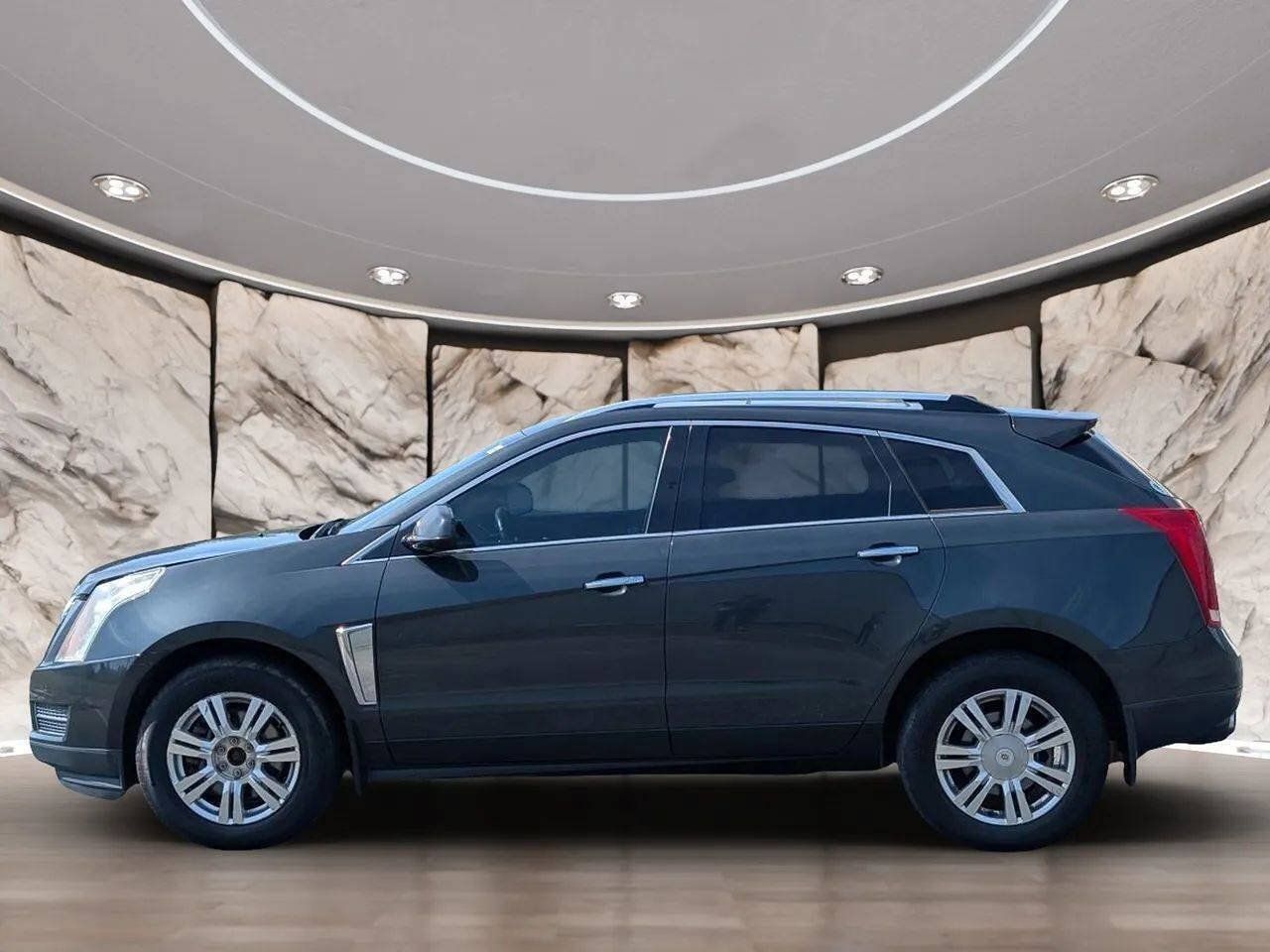 Used 2015 Cadillac SRX Luxury w/ Driver Awareness Package FWD image 4