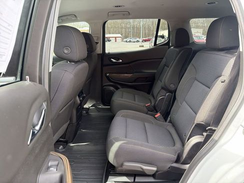 Used 2022 GMC Acadia SLE w/ LPO, Floor Liner Package image 30