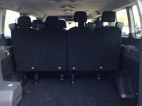 Used 2023 Ford Transit 350 XLT image 5