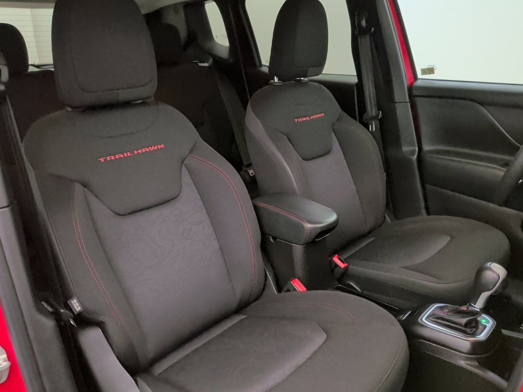 Used 2023 Jeep Renegade Trailhawk AWD/4WD image 17
