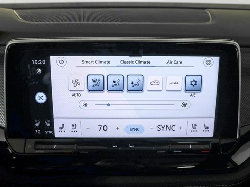 Used 2024 Volkswagen Atlas Cross Sport SEL Premium R-Line image 34