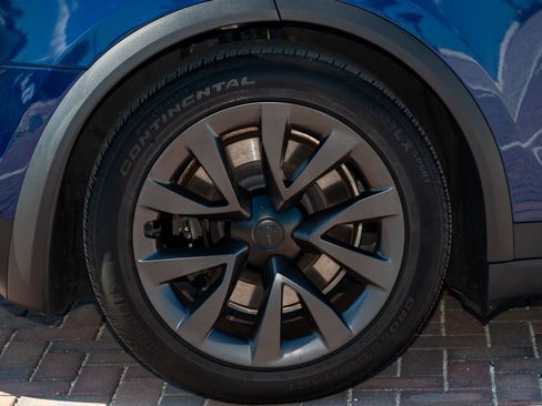 Used 2022 Tesla Model X Long Range image 35