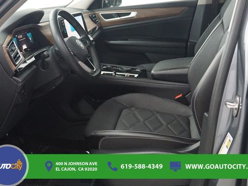Used 2024 Volkswagen Atlas SE FWD image 9