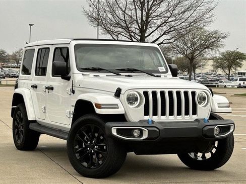 Used 2023 Jeep Wrangler Unlimited Sahara image 2
