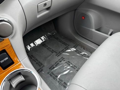 Used 2010 Toyota Highlander Limited image 24