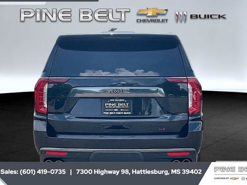 Used 2023 GMC Yukon XL AT4 w/ AT4 Premium Plus Package AWD/4WD image 4